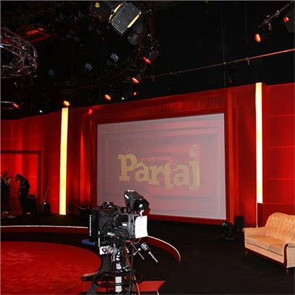 TV Studio dirije ekspozisyon